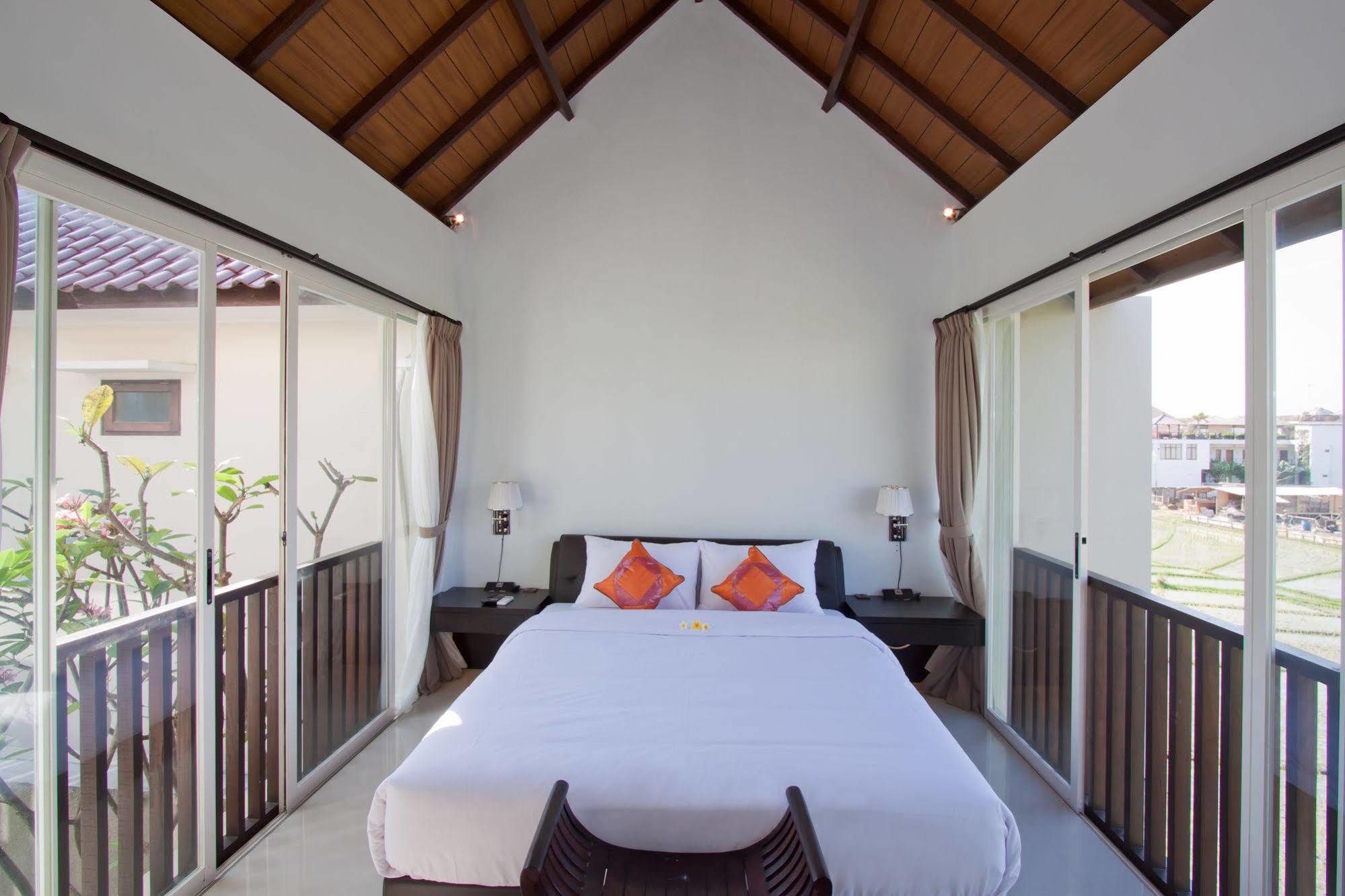 Grace And Milena Guesthouse Kuta Lombok Esterno foto