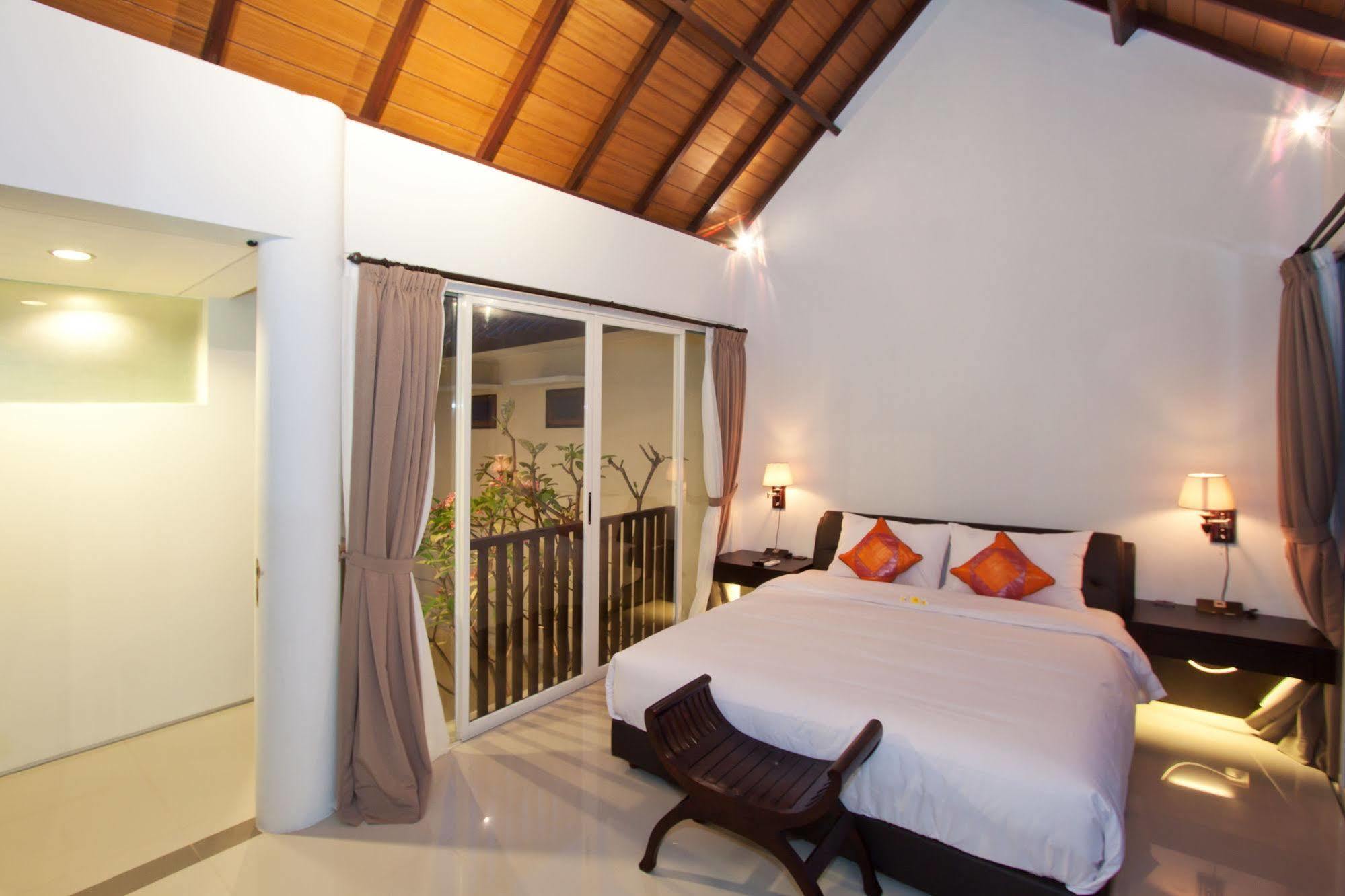 Grace And Milena Guesthouse Kuta Lombok Esterno foto
